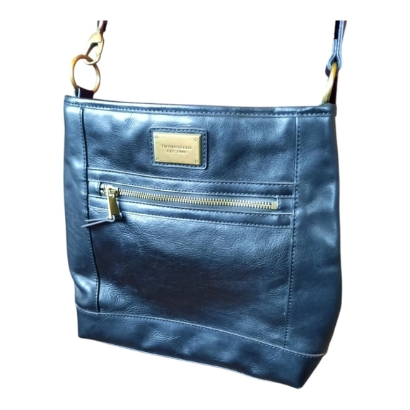 Tignanello Handbags - Tignanello black genuine leather flat pocket crossbody purse